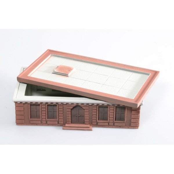 Clearance - Ziterdes - Apartment House w Flat Roof Clearance - Ziterdes - Apartment House w Flat Roof